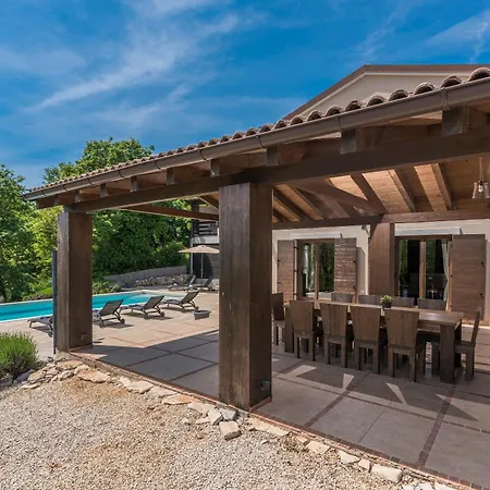 Dali Villa *